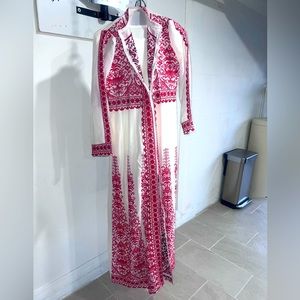 Beautiful Palestinian, Thoub